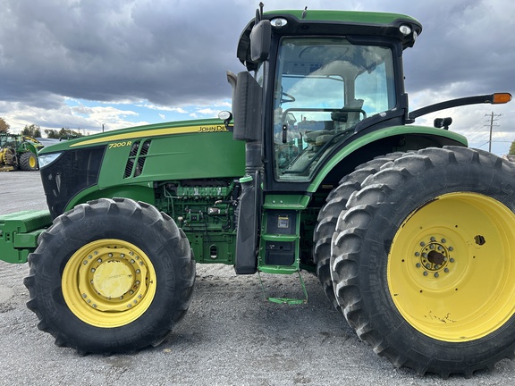 2012 John Deere 7200R Tractor