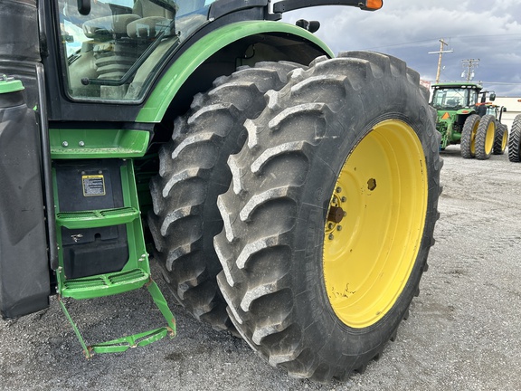 2012 John Deere 7200R Tractor