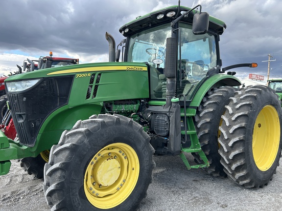 2012 John Deere 7200R Tractor