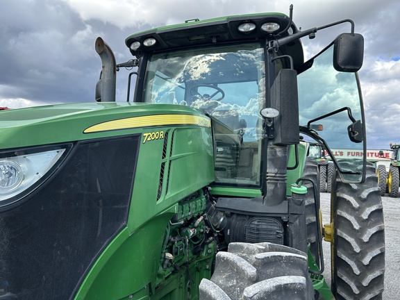 2012 John Deere 7200R Tractor