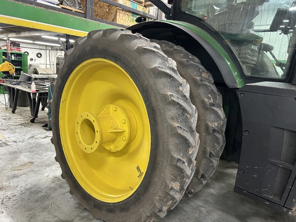2014 John Deere 8370R Tractor