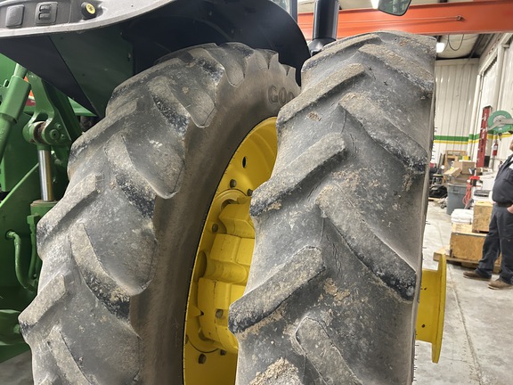2014 John Deere 8370R Tractor