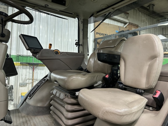 2014 John Deere 8370R Tractor