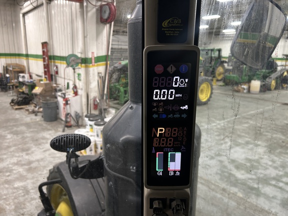 2014 John Deere 8370R Tractor
