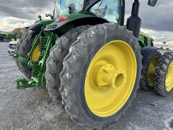 2014 John Deere 8370R Tractor