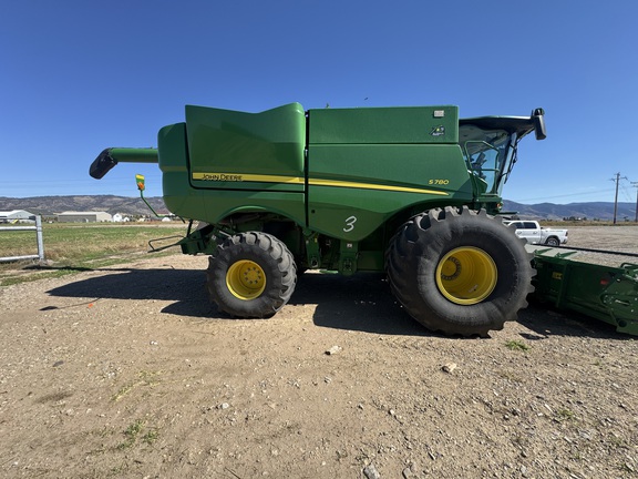 2022 John Deere S780 Combine