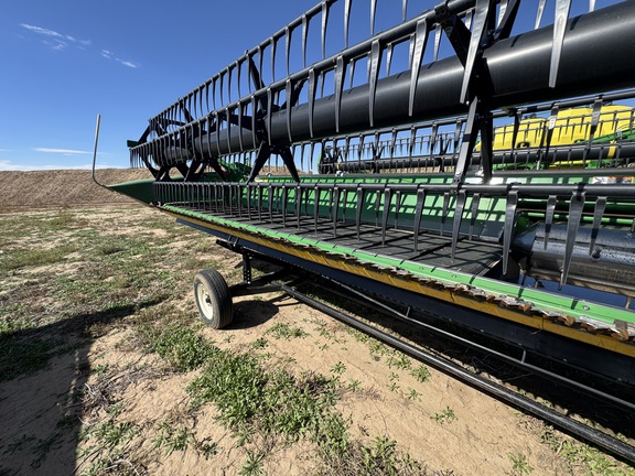 2022 John Deere 735D Header Combine