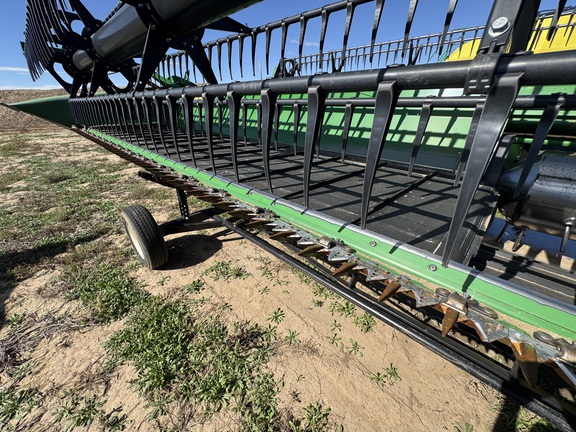 2022 John Deere 735D Header Combine