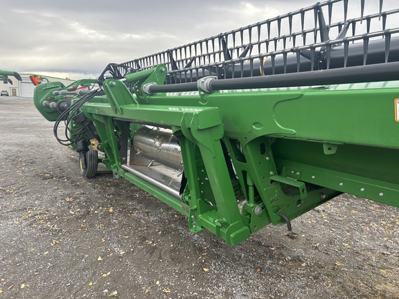 2021 John Deere 735D Header Combine