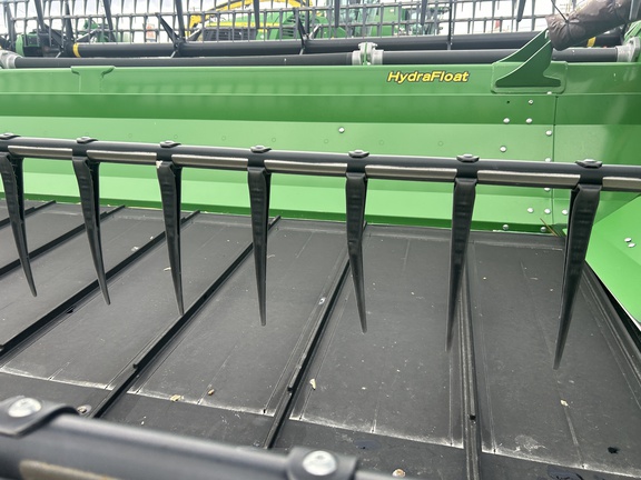 2021 John Deere 735D Header Combine