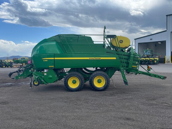 2021 John Deere L341 Baler/Big Square