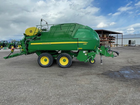 2021 John Deere L341 Baler/Big Square