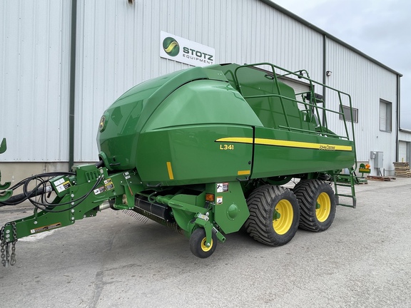 2022 John Deere L341 Baler/Big Square