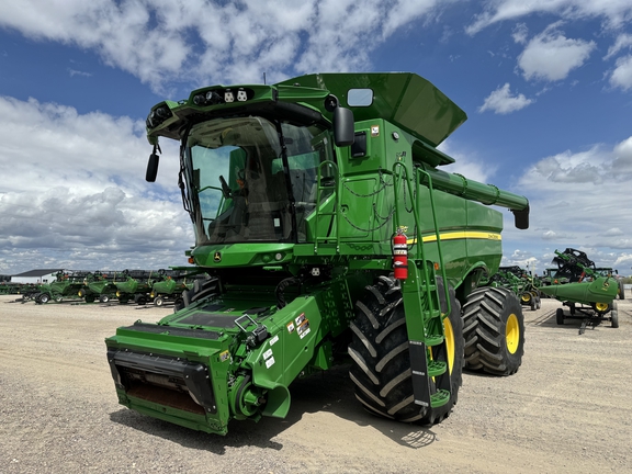 2022 John Deere S780 Combine