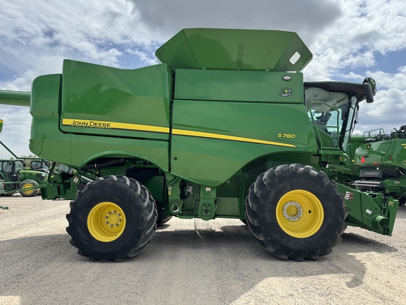 2022 John Deere S780 Combine