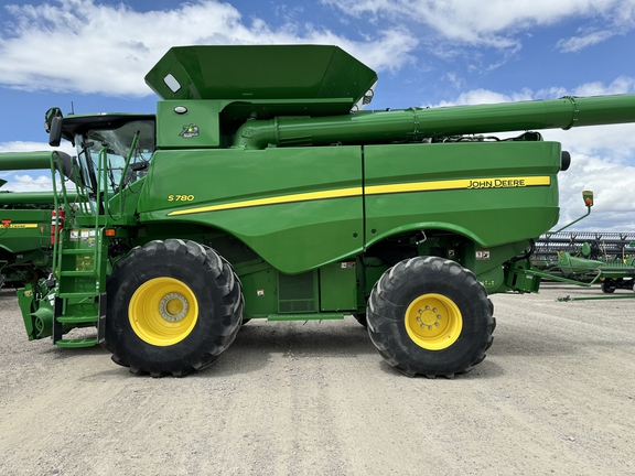 2022 John Deere S780 Combine