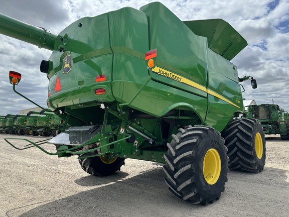 2022 John Deere S780 Combine