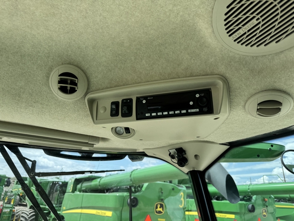 2022 John Deere S780 Combine