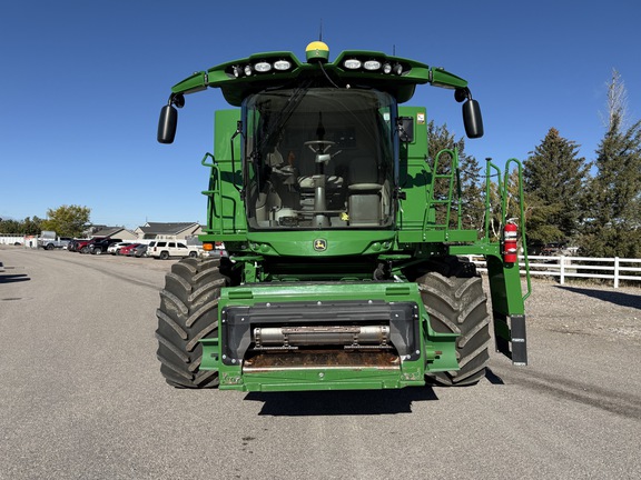 2023 John Deere S780 Combine
