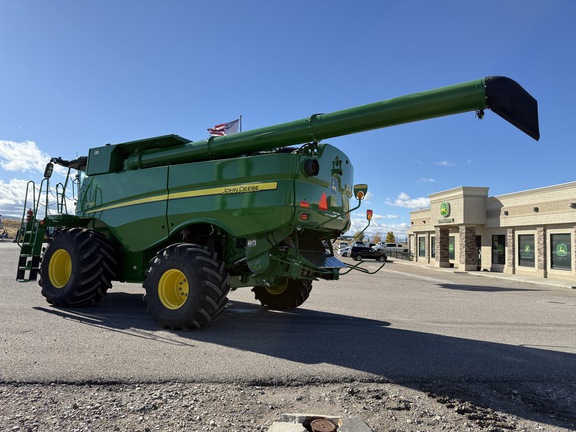 2023 John Deere S780 Combine