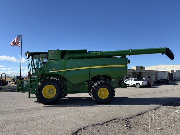 2023 John Deere S780 Combine