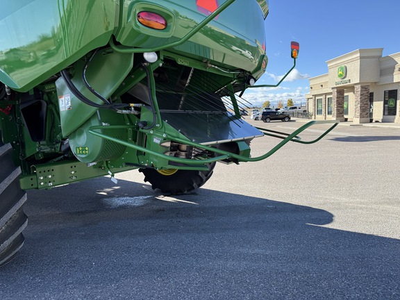 2023 John Deere S780 Combine
