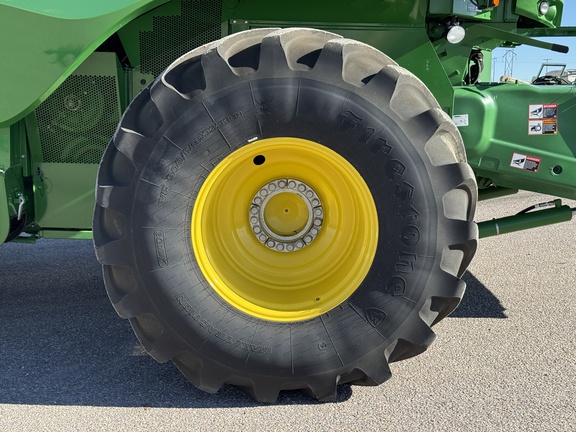 2023 John Deere S780 Combine