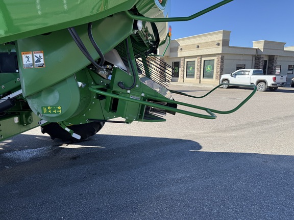 2023 John Deere S780 Combine
