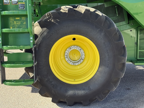 2023 John Deere S780 Combine