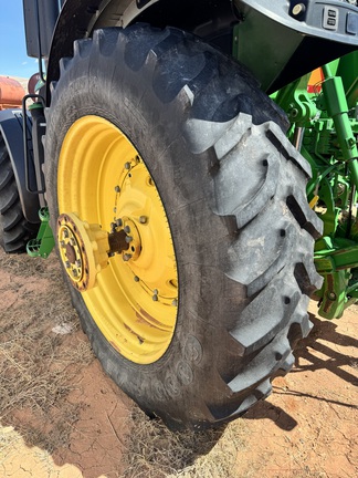 2012 John Deere 7215R Tractor