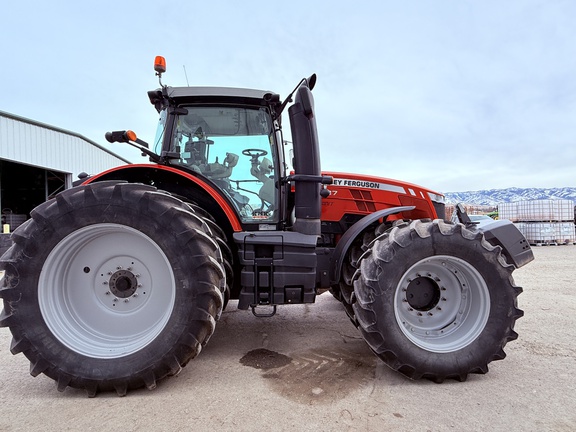 2015 Massey Ferguson 8737 Tractor