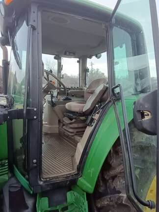 2009 John Deere 7130 Tractor