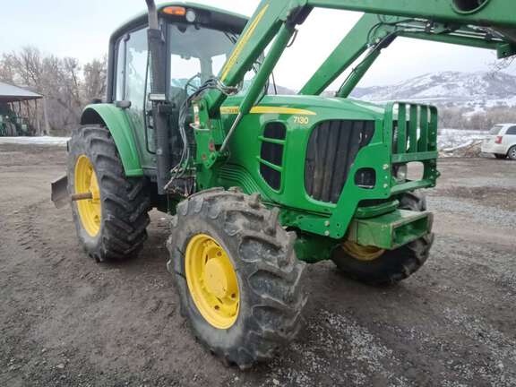 2009 John Deere 7130 Tractor