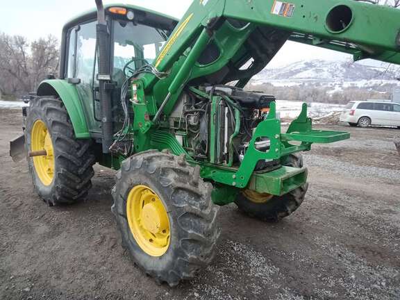 2009 John Deere 7130 Tractor