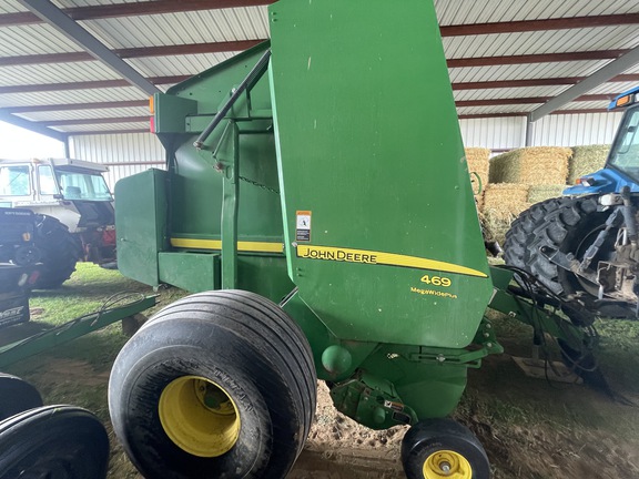 2015 John Deere 469 Baler/Round