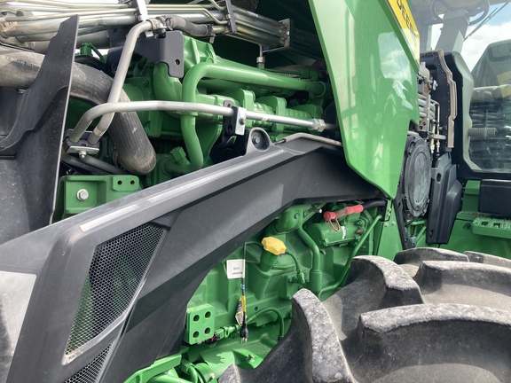 2023 John Deere 8R 250 Tractor