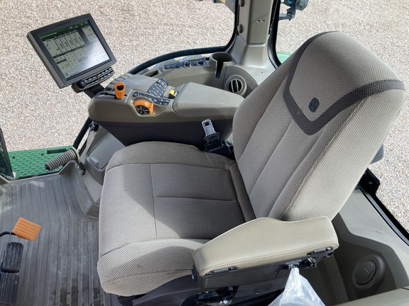 2023 John Deere 8R 250 Tractor