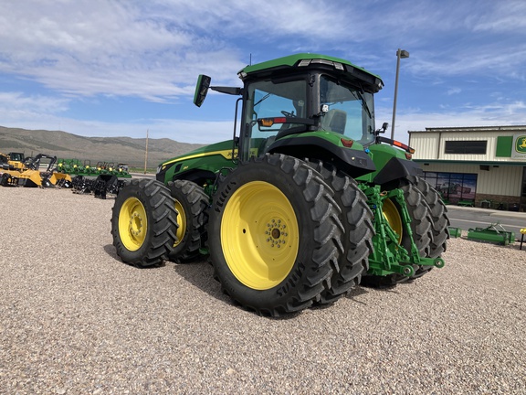 2023 John Deere 8R 250 Tractor