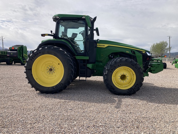 2023 John Deere 8R 250 Tractor