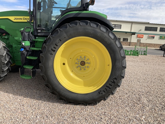 2023 John Deere 8R 250 Tractor