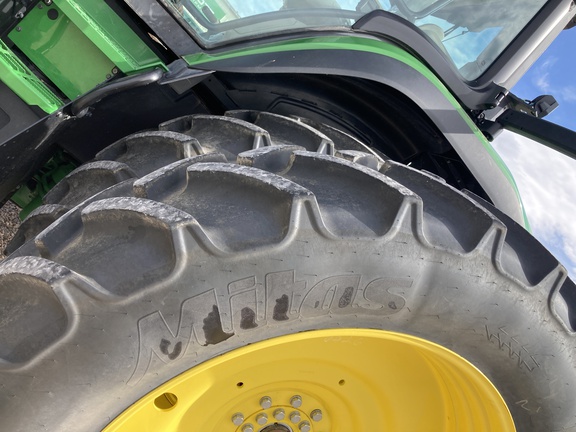 2023 John Deere 8R 250 Tractor
