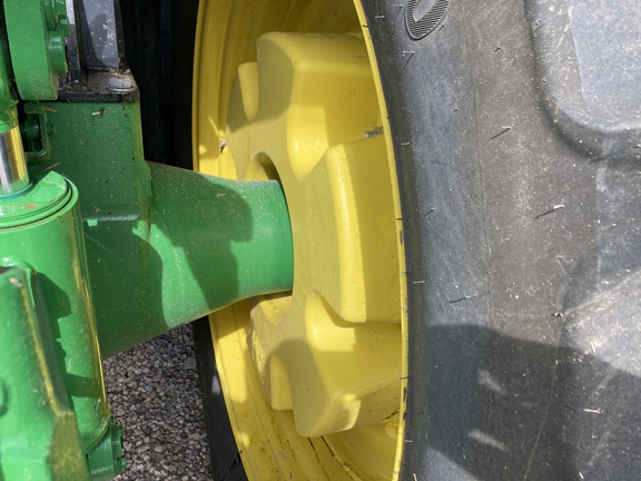 2023 John Deere 8R 250 Tractor