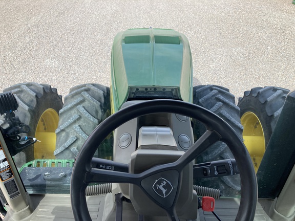 2023 John Deere 8R 250 Tractor
