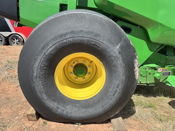 2018 John Deere 560M Baler/Round