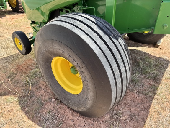 2018 John Deere 560M Baler/Round