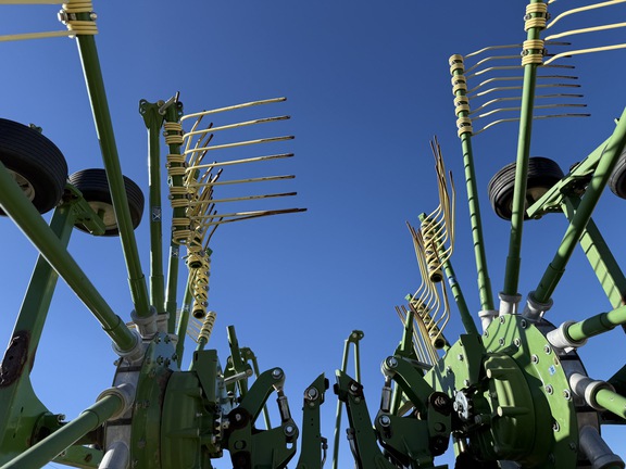 2017 Krone SWADRO TC880 Rake