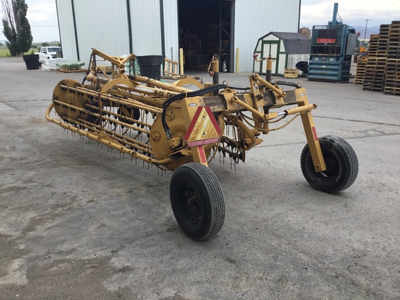 1995 Vermeer R23 Rake