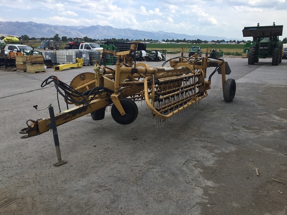 1995 Vermeer R23 Rake