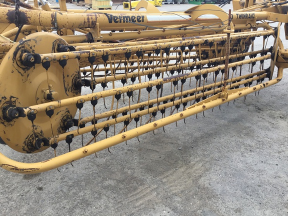 1995 Vermeer R23 Rake