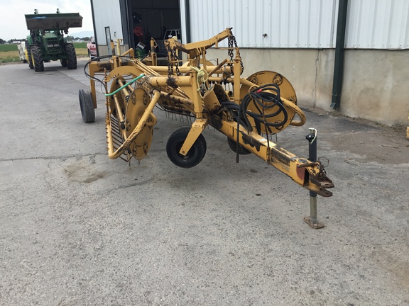 1995 Vermeer R23 Rake